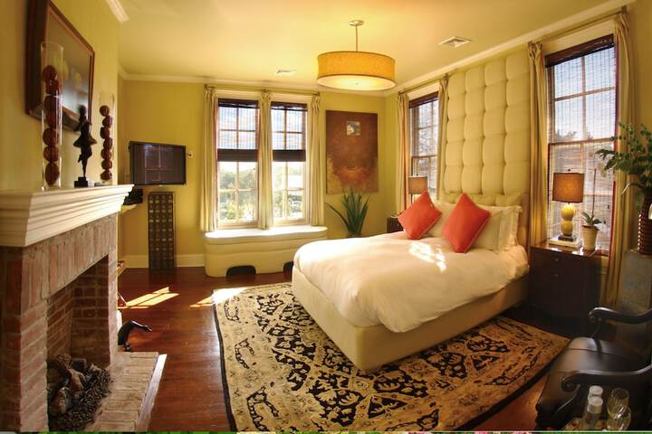 Jedediah Hawkins Inn