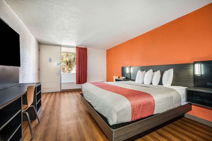 Room 26 of 31