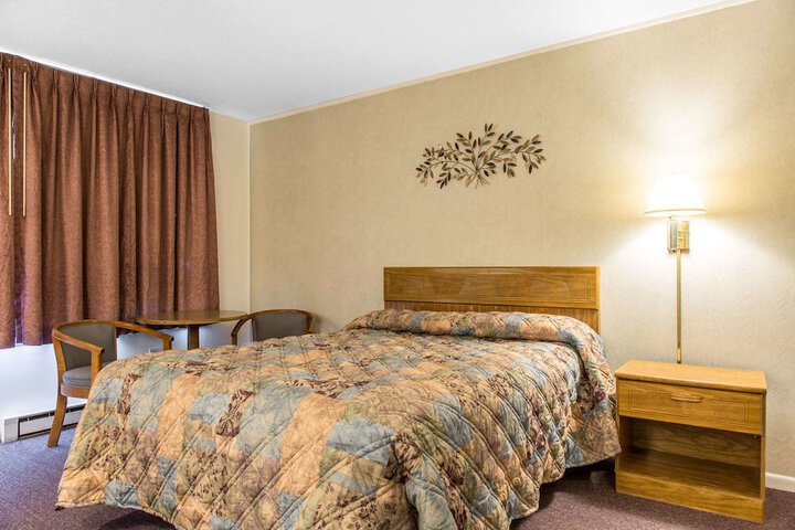 Room 9 of 22