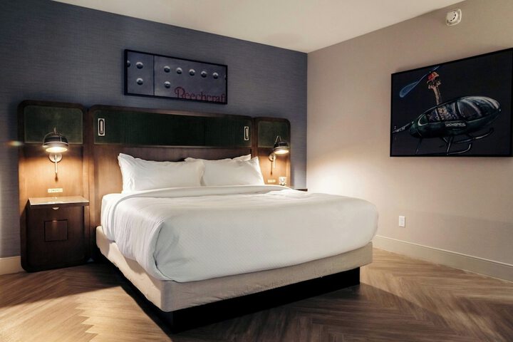 Room 32 of 50