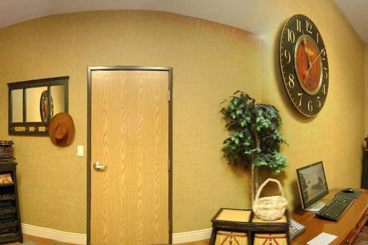 Business Center 16 of 16