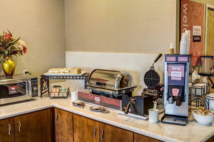 Breakfast/Coffee Service 12 of 16