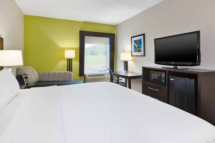 Room 12 of 40