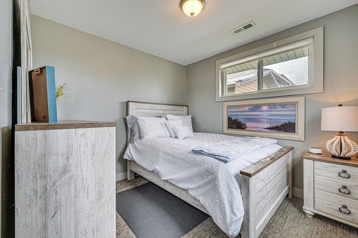 Anglers Cottage on Lake Cornelia: Pets Welcome!