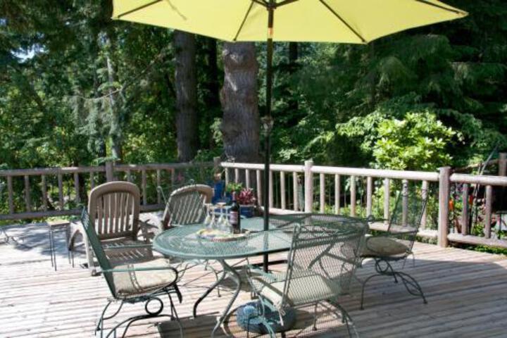 Hideaway Lodge Bed & Breakfast