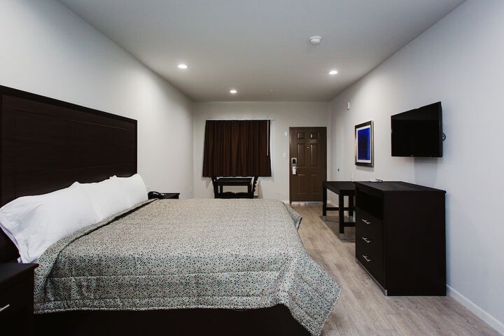 Room 12 of 12