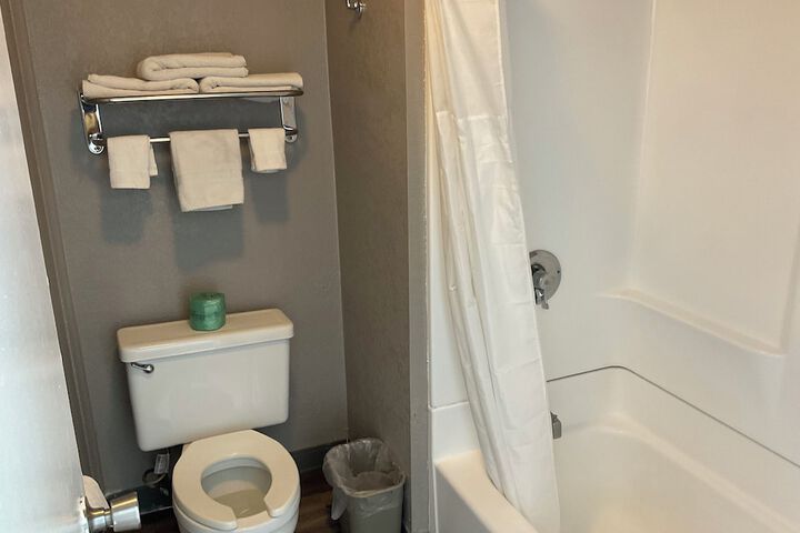 Room 12 of 26