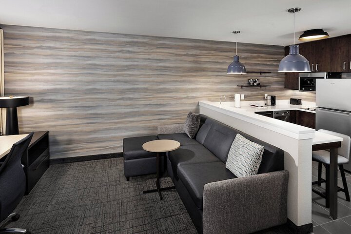 Residence Inn by Marriott Milwaukee Brookfield