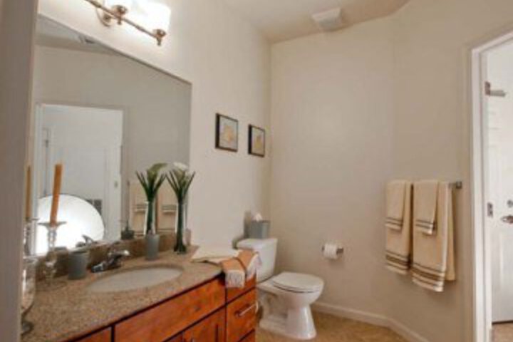 Room 20 of 28