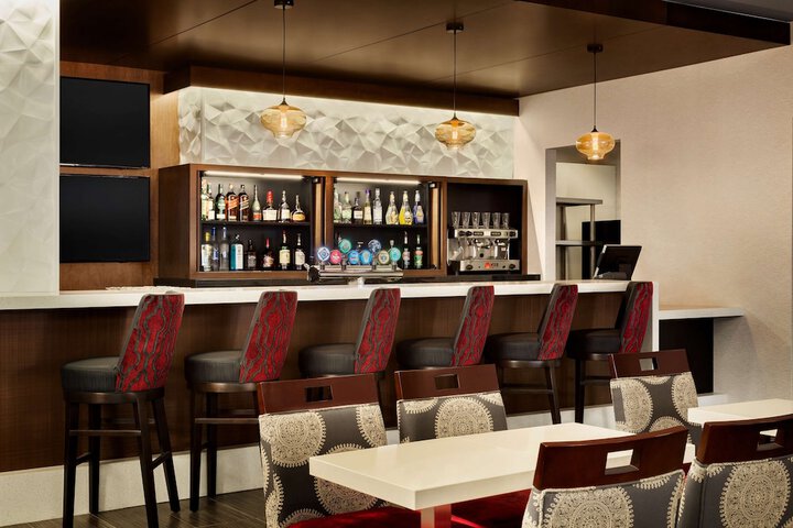 DoubleTree by Hilton Toronto Airport West