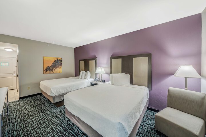 Room 10 of 27