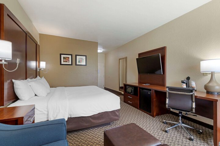 Room 32 of 55