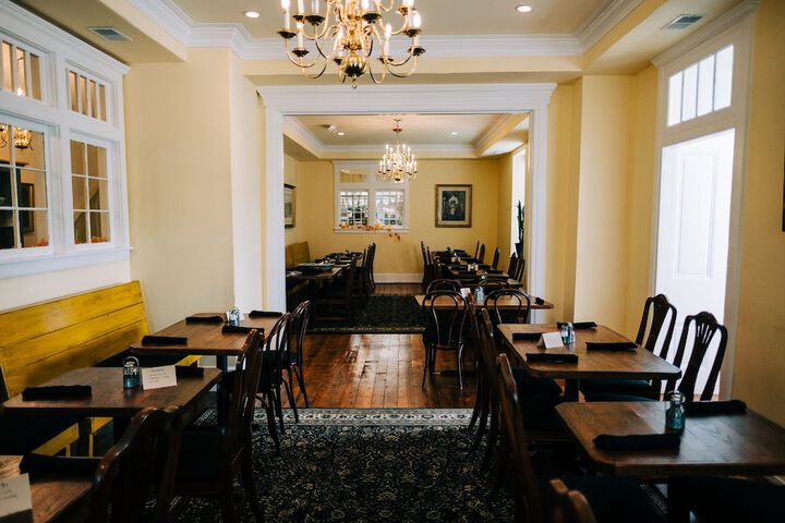 Dining 63 of 64