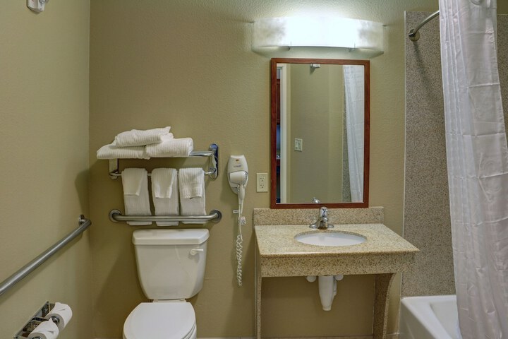 Room 22 of 32