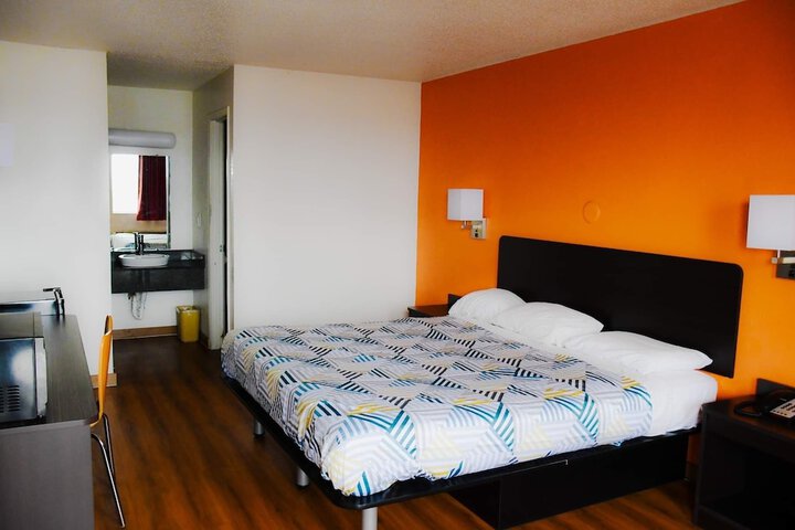 Room 12 of 30