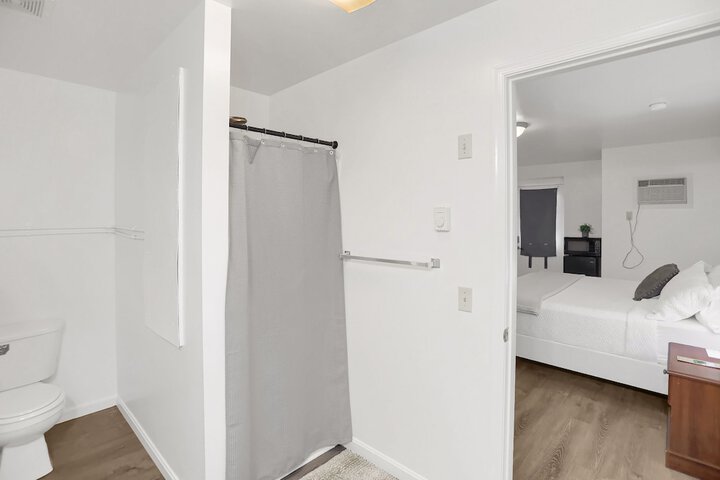 Room 51 of 73