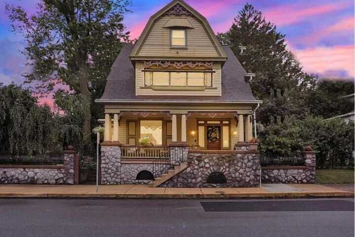 The Manheim Manor