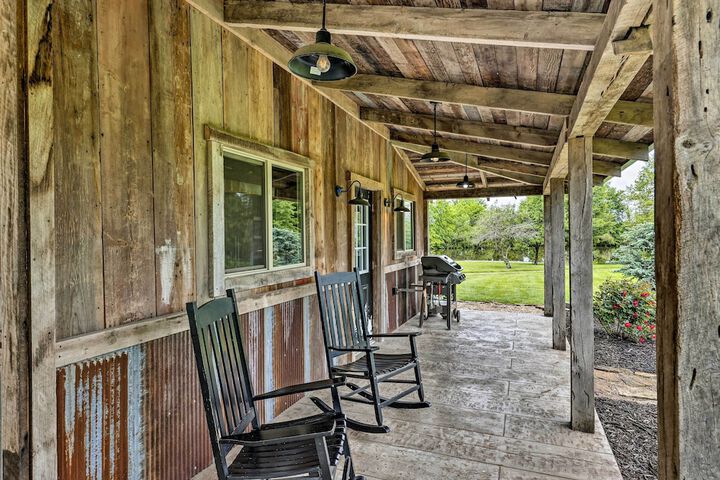 Waterfront Missouri Escape w / Private Pond & Dock!