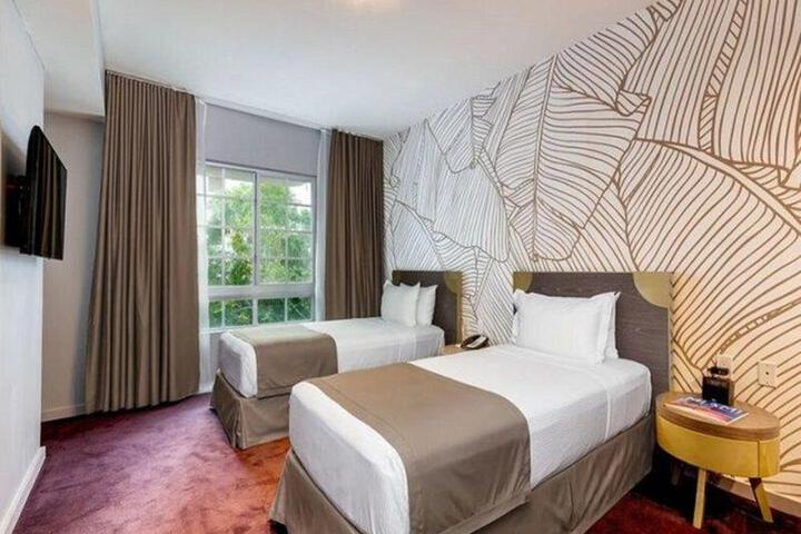 L Hotel