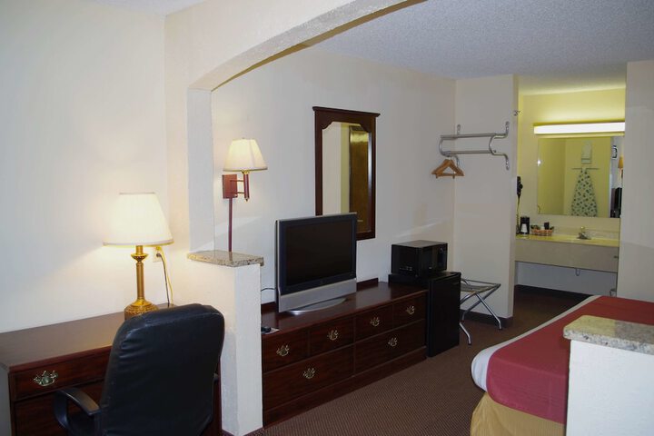 Room 13 of 17