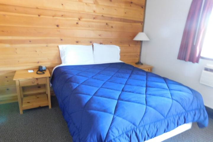 Room 11 of 33