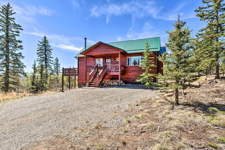 Jefferson Cabin w / Fire Pit: Near Hiking Trails!