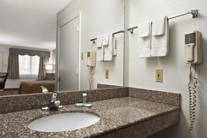 Room 20 of 26