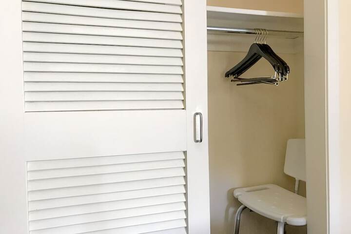 Room 70 of 108