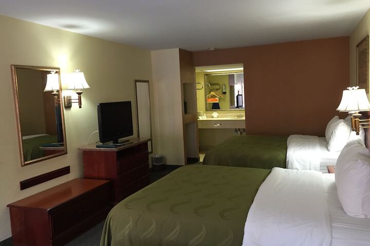 Room 28 of 39