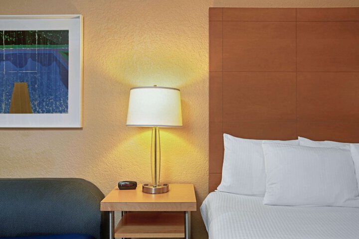 Room 31 of 38