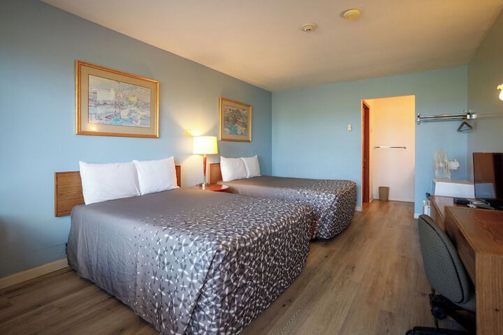 Room 8 of 25