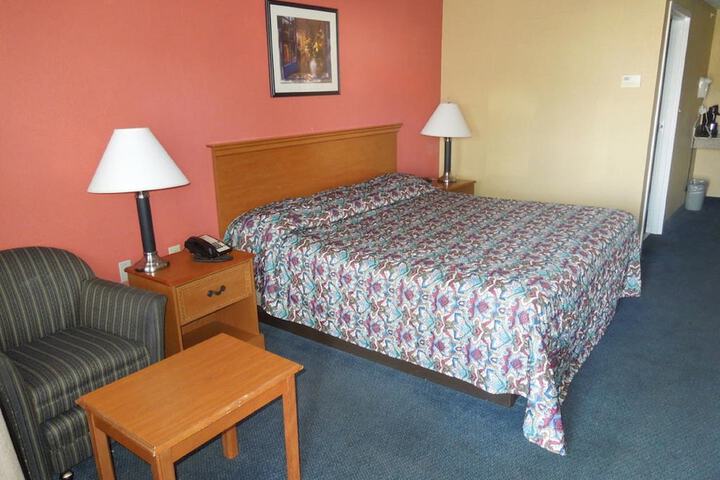 Room 12 of 20