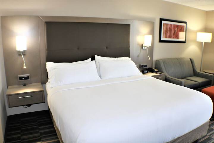 Room 10 of 21