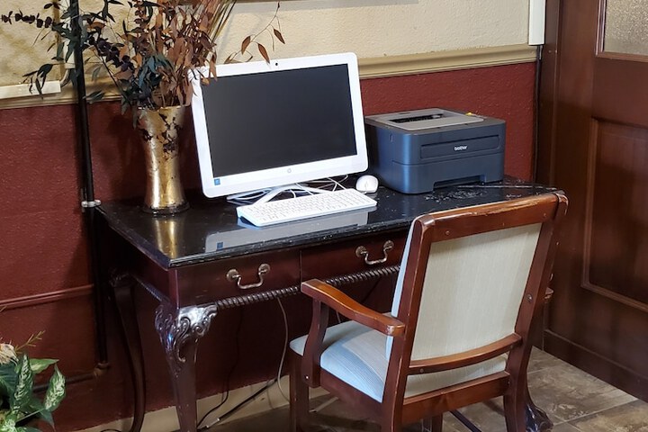 Business Center 65 of 66