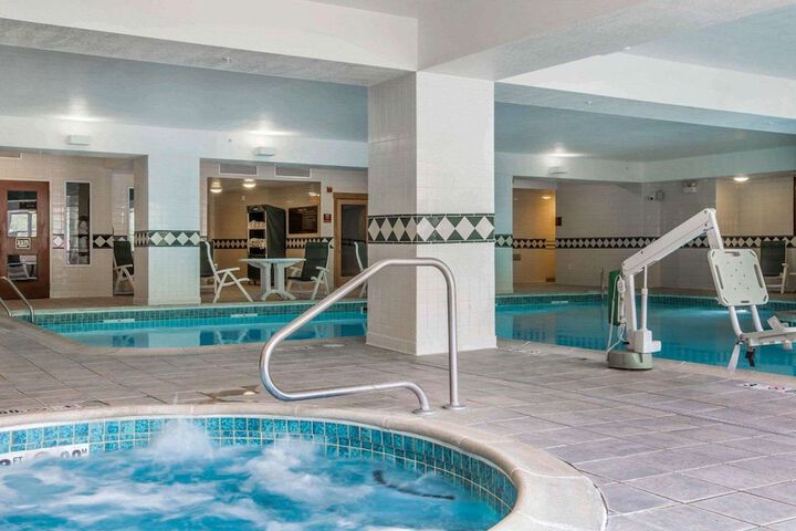 Comfort Inn & Suites Near Burke Mountain