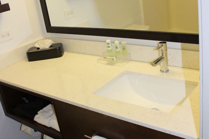 Country Inn & Suites by Radisson Romeoville I-55