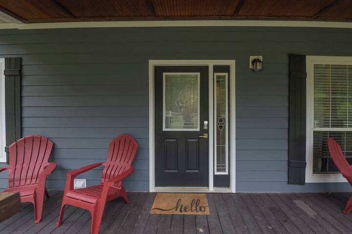 Riverside Ranch by Avantstay Mins to Downtown