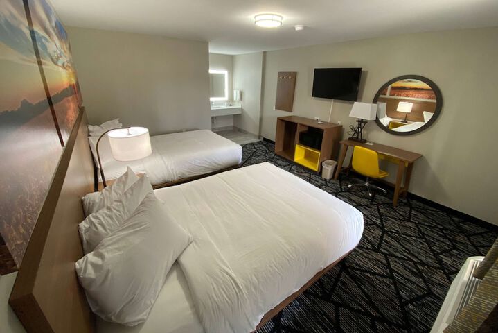Room 10 of 12