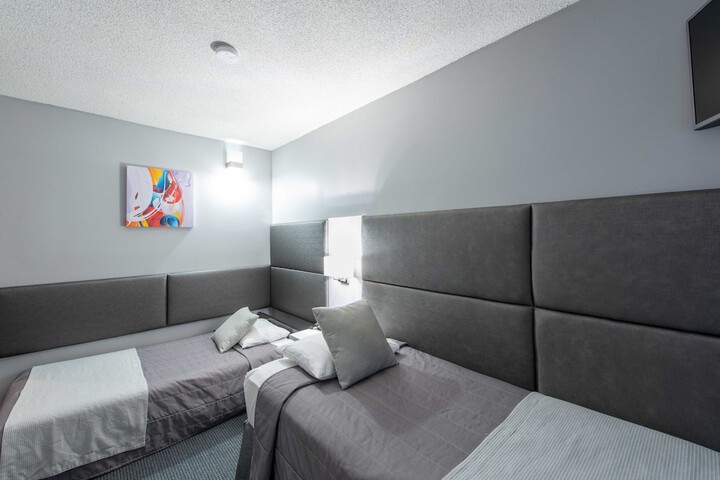 Room 42 of 74