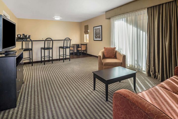 Room 16 of 39