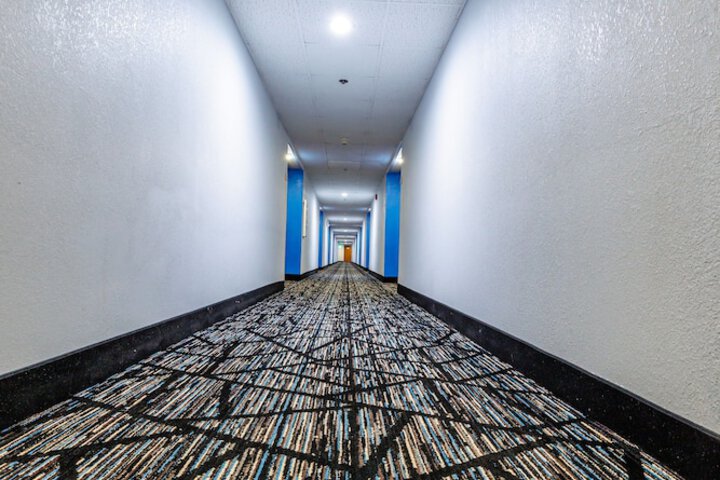 Ballroom/Hall 35 of 38