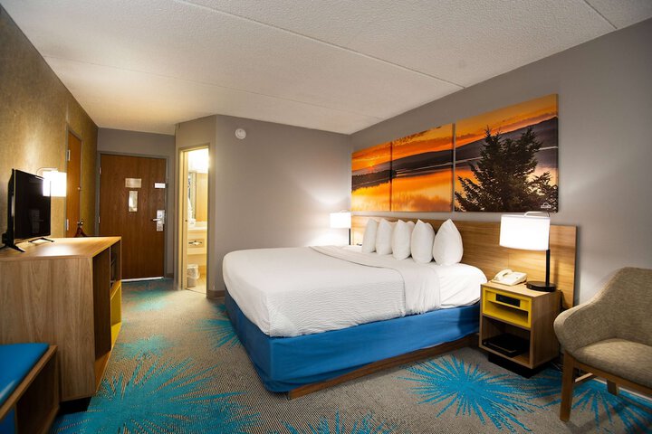 Room 33 of 52