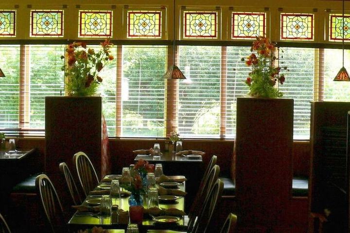 Alexanders Lodge