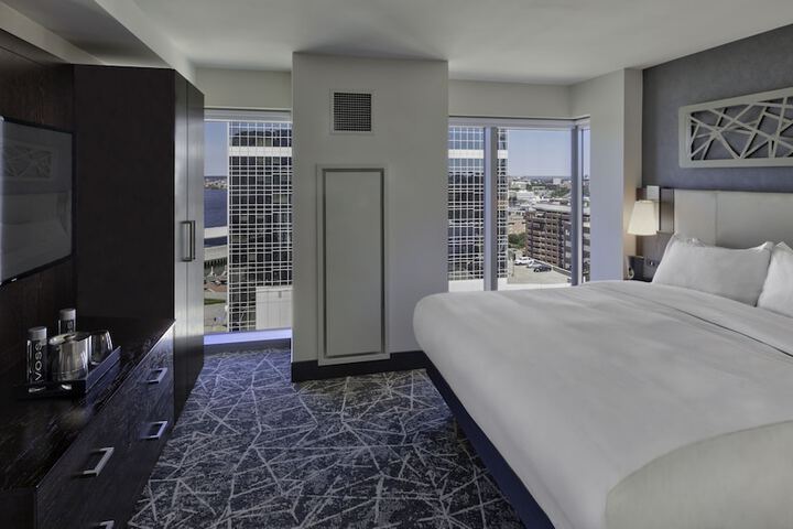 Room 34 of 108