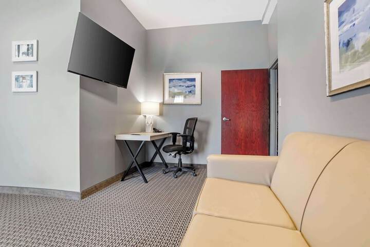 Room 14 of 37