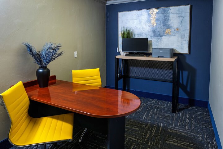 Business Center 38 of 38