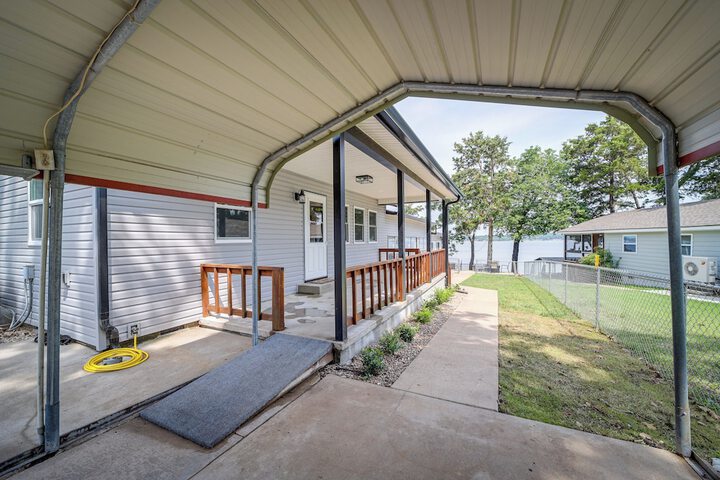 Waterfront Grove Retreat w / Dock: cedar Ridge'