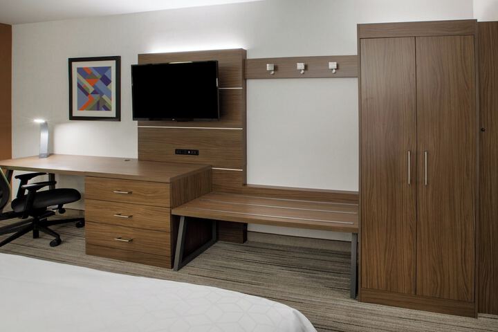Holiday Inn Express & Suites Waxahachie by IHG