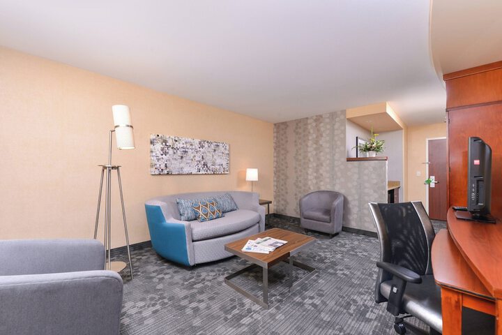 Room 42 of 77