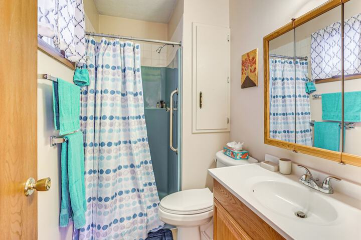 Peaceful Home Near Youngstown: Fenced Backyard!
